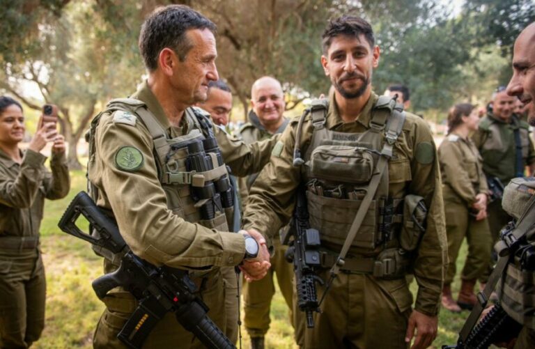 IDF Chief of staff with soldier - ICEJ