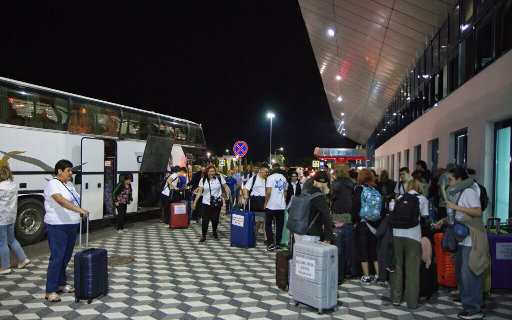 Aliyah Youth arrive by bus to Chisinau Airport to return to Israel